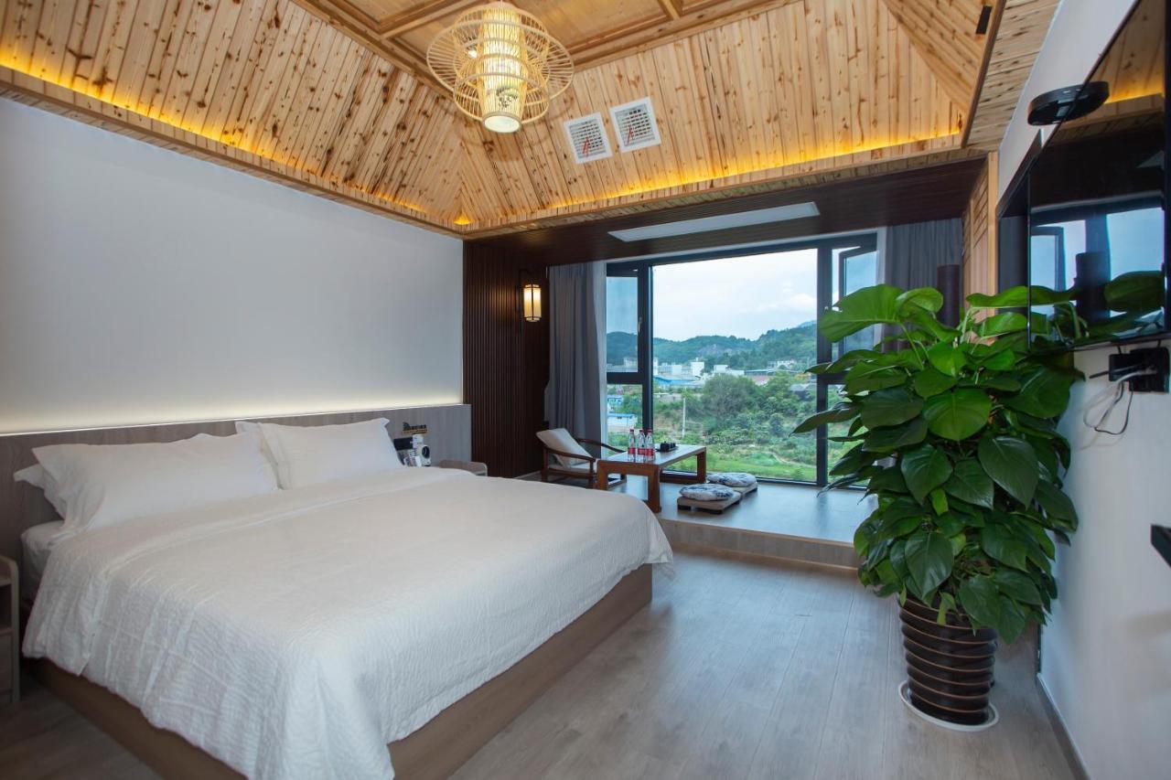 Heaven'S Gate Home Stay --Free Pick Up Service--Panoramic View Of Tianmen Mountain زانغجياجي المظهر الخارجي الصورة